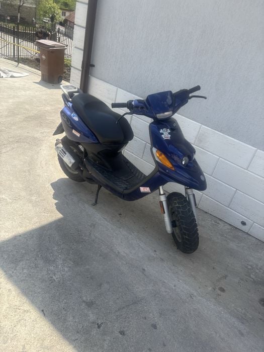 Vând scuter booster