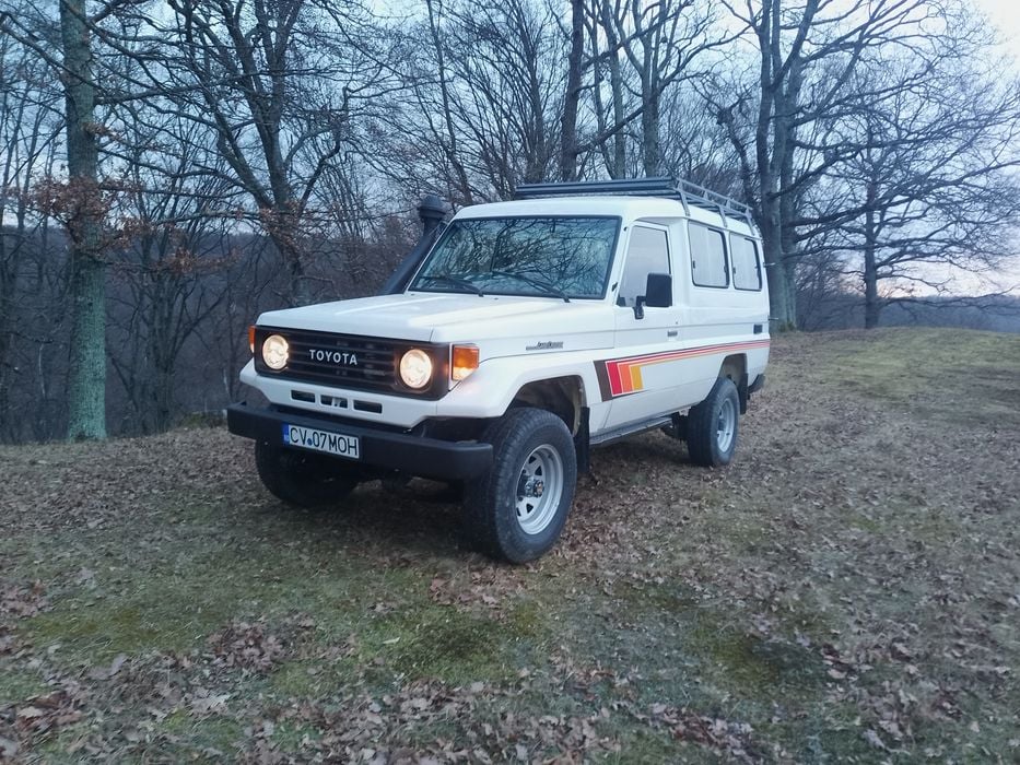 Toyota Land Cruiser HZj75