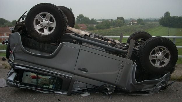 Dezmembrez Land rover Defender an 2010 td4 puma