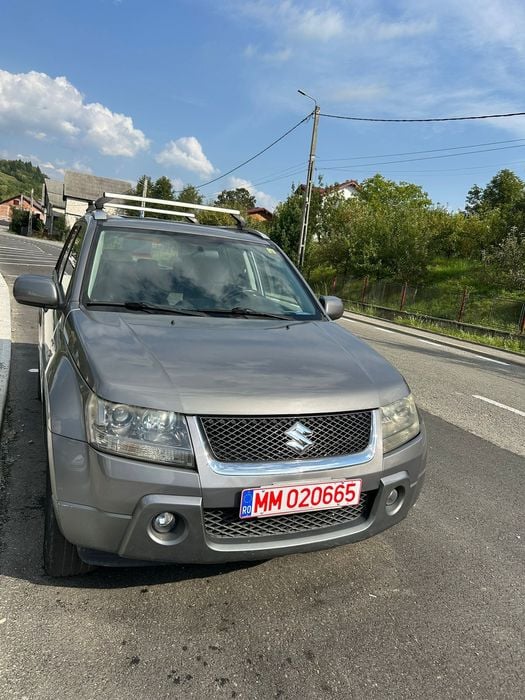 Suzuki Grand Vitara 2008 • 4x4 cu reductor • Cutie manuală