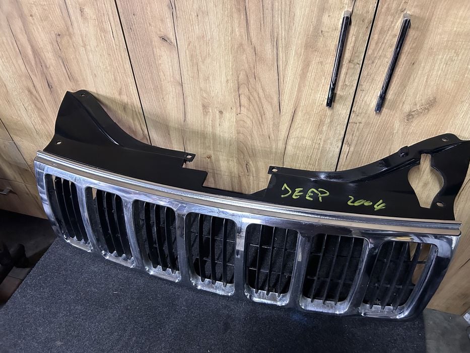 Grilă față Jeep Grand Cherokee an 2004