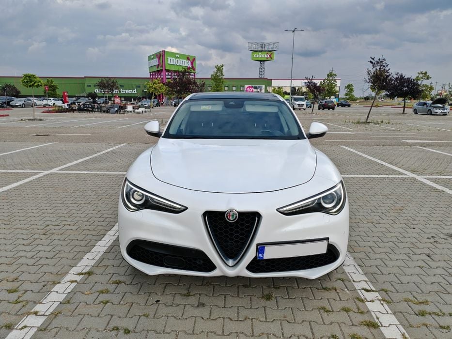 Alfa Romeo Stelvio 280 CP, 4x4, 2.0 benzina