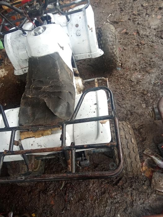 Vând sau schimb ATV 107 CC automat schimb doar cu cross de 125cc