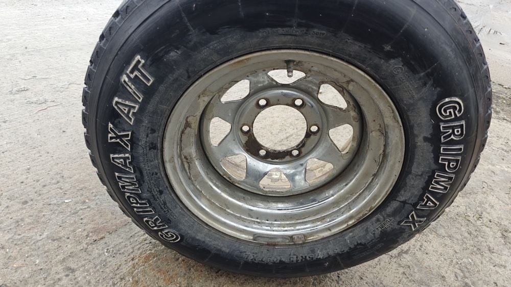 Vând jante Nissan Navara d22