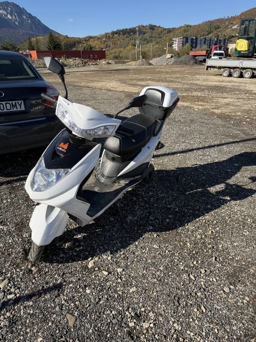 Vand scuter electric