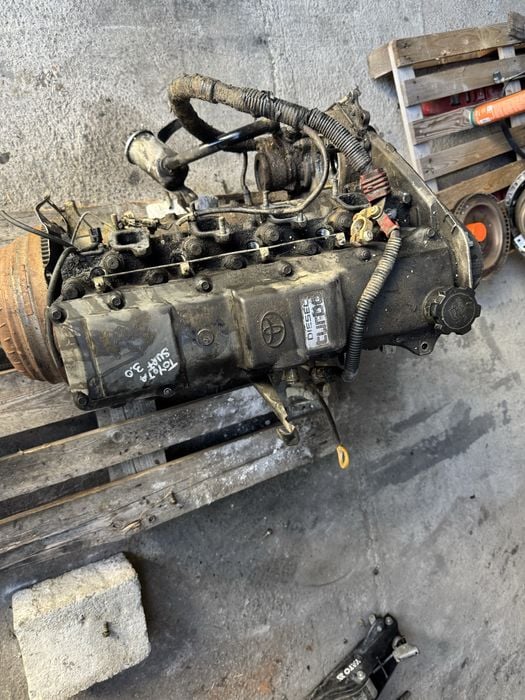 Motor toyota land cruiser hilux surf 4 runner 3.0 diesel 1KZ