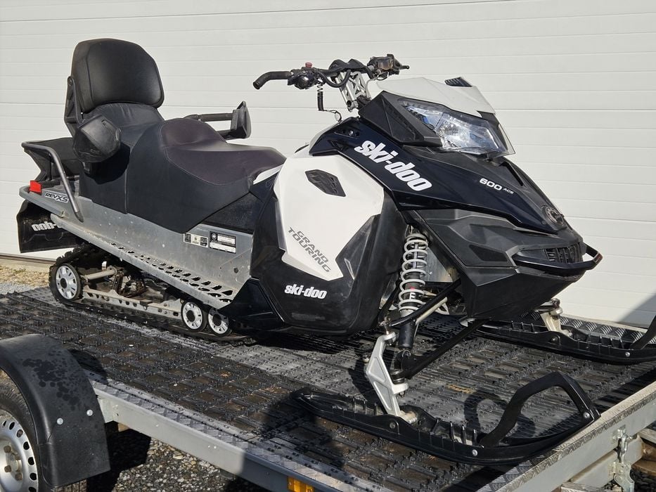 Snowmobil Ski Doo Grand Touring 600 ACE