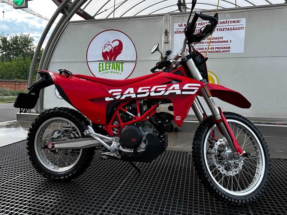 GASGAS ES700 - 2700km/ garantie 2026/ ktm 690/ husqvarna 701