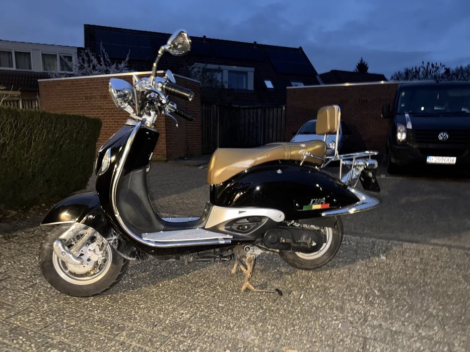 Retro Scuter iva import