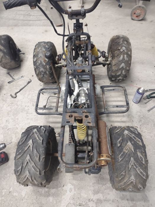 ATV de de piese  motoare complete