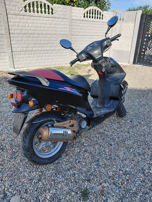 Vând scuter daelim S Five