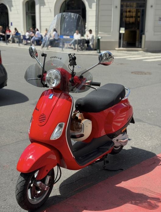 Vespa LX 50 , impecabil , modificat sport