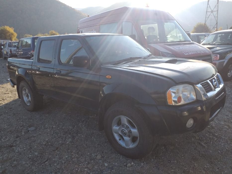 Dezmembrez Nissan Navara D22