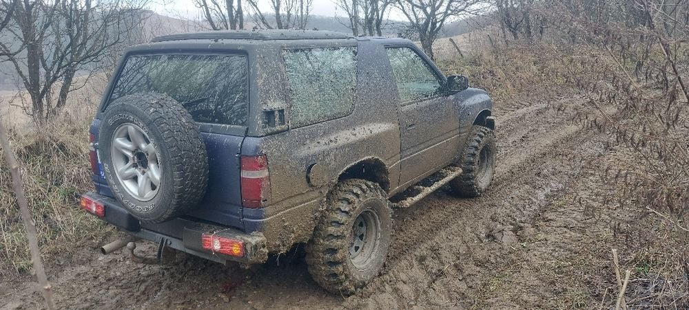 Vand sau schimb ( cu ceva mai domestic)Opel Frontera 2.0 sport, modifi