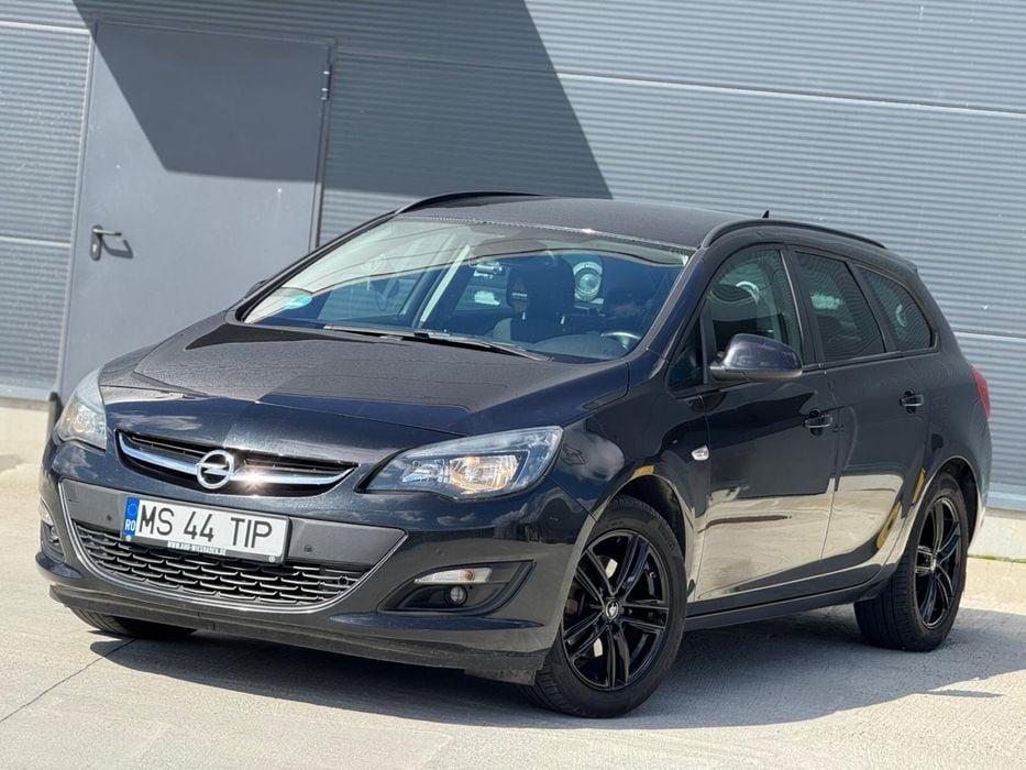 De vanzare Opel Astra J 2016/Schimb cu masina mai inalta sau offroad