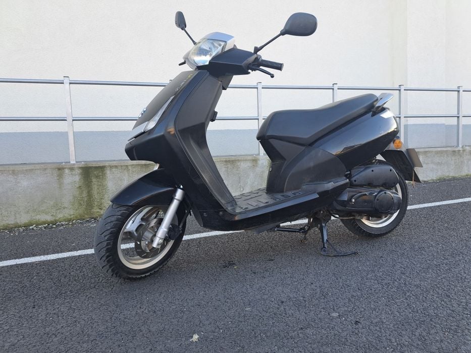 Scuter Peugeot Vivacity 3,  2T, 50cm3. Carte+talon