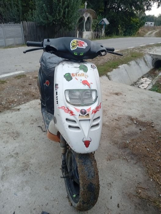 Scuter Piaggio typhoon