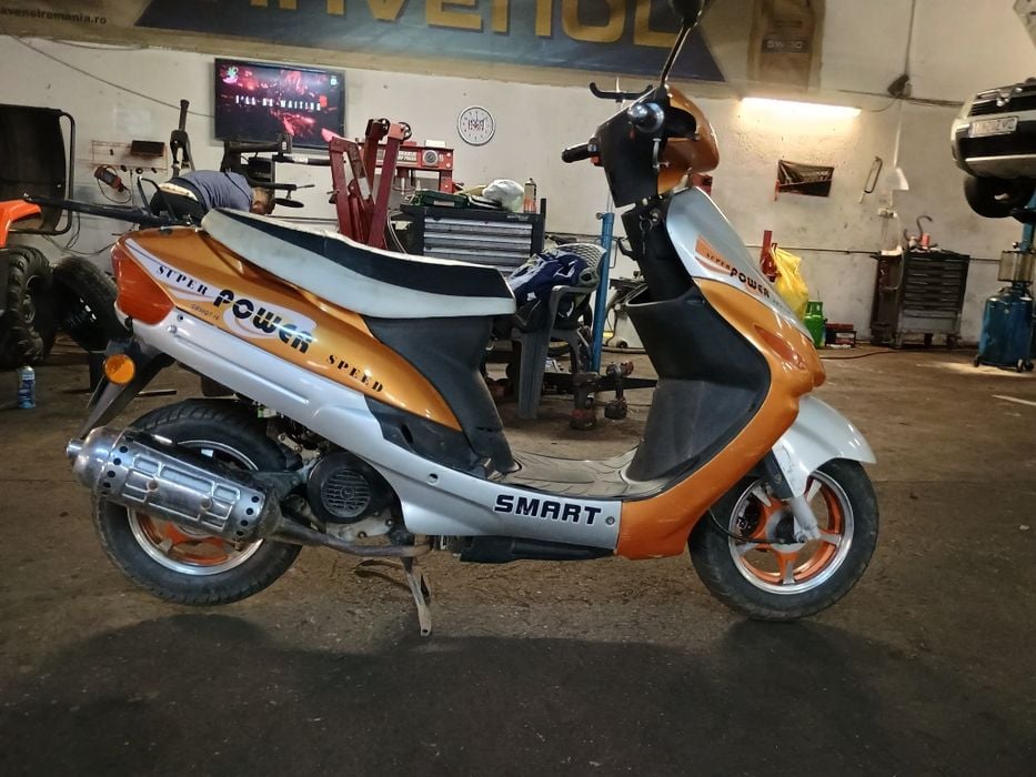 Scuter 50cc Guoben Gb50qt-16