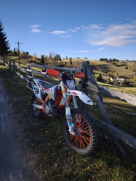Cross KTM EXC 300 2T cu ACTE !!!