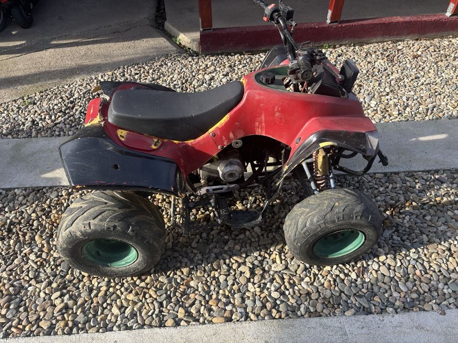 Exteriorul este într-o stare proastă, dar interiorul este nou.