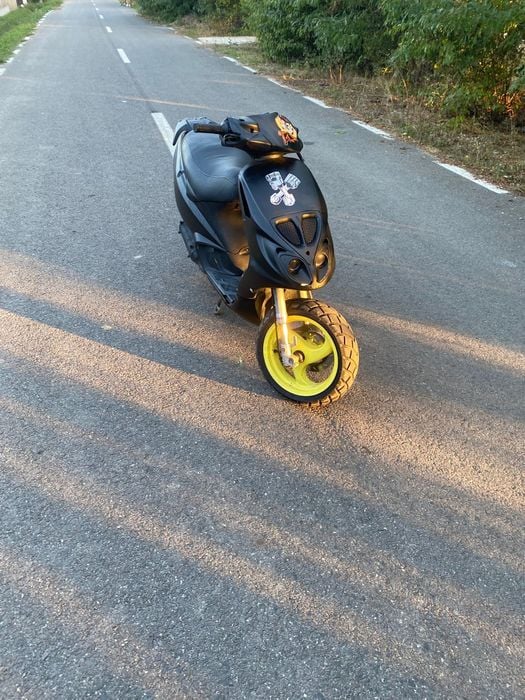 Vând Piaggio NRG