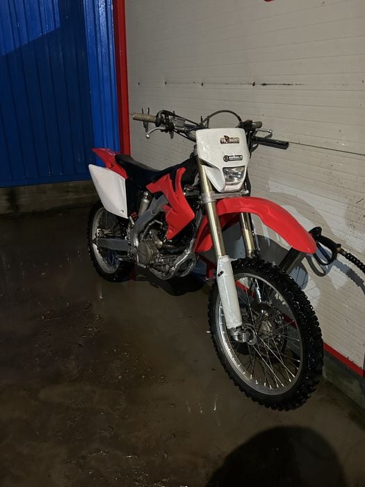 Honda CRF       R