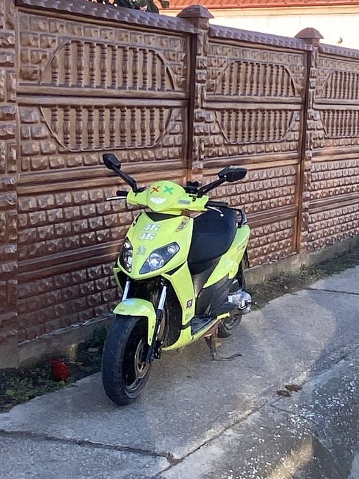 Vand scuter aprila urgent