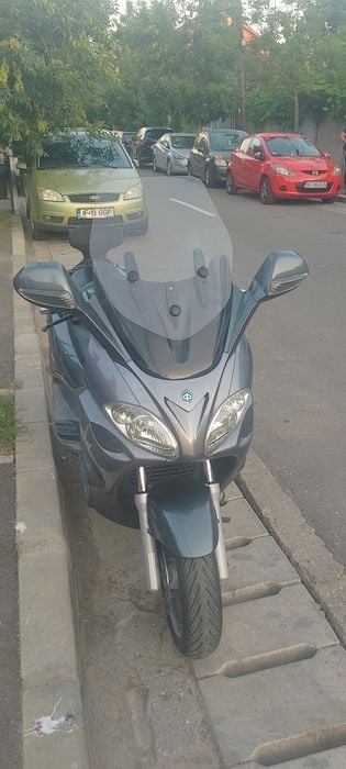 Maxi scuter Piaggio X9 evolution