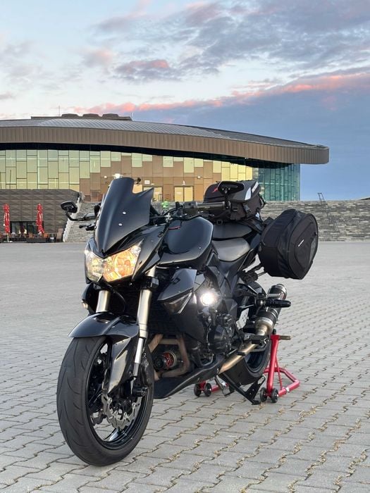 Kawasaki Z1000 Naked - Touring Edition
