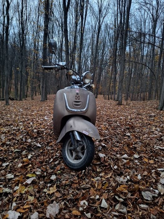 Vând/schimb  scuter 80cc 4T