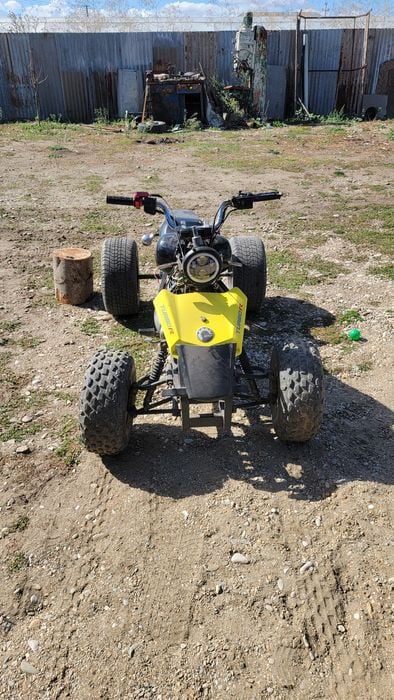 Atv kawasaki 250cc 2 cilindri vând schimb