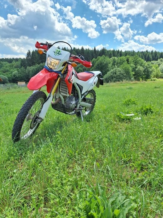 Vând Honda crf 250l înmatriculată