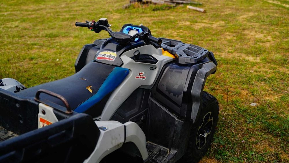 Atv Can Am 6x6 cu bena