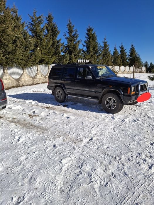 Jeep cherokee  4x4 / schimb cu tractor