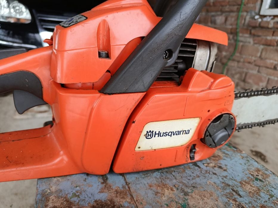 Drujbă Husqvarna e240