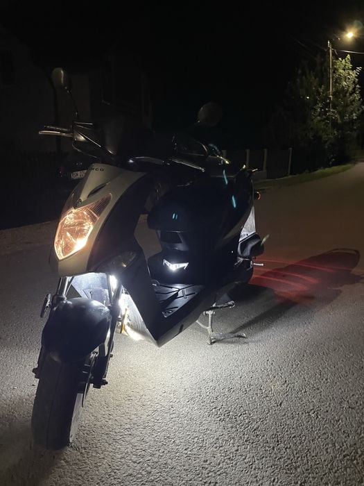 Vând scuter kymco agiliti 50 4t