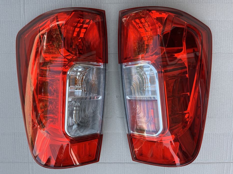 Stopuri / Stop stanga / Stop dreapta Nissan Navara 2019 - 2024