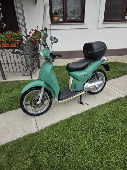 Vând scuter Aprilia Scarabeo 50cc