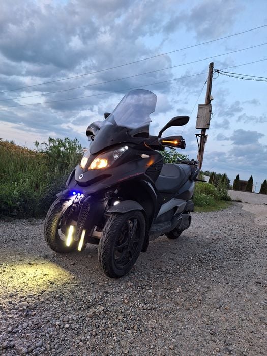 Quadro mp3 350 s se conduce cu B