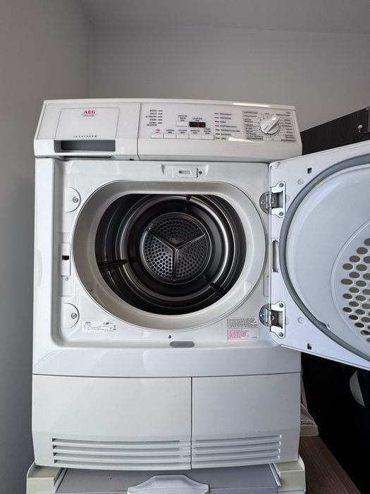 Uscator de haine AEG 5760