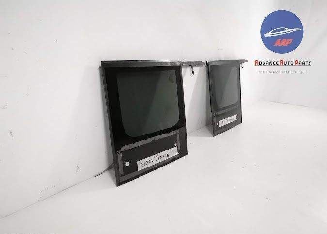 Geam Dreapta Spate original Land Rover Defender 2 [2019 - 2020] Land R