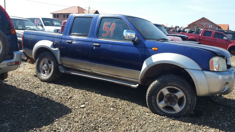 Dezmembrez Nissan Navara