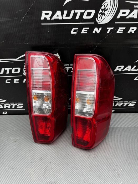 Stop/Lampa stanga Nissan Navara 2005-2010