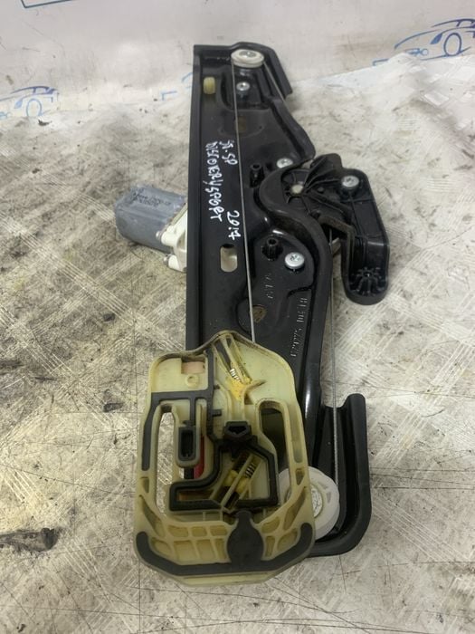 Macara geam stanga spate  Land Rover Discovery - Motorina 2017