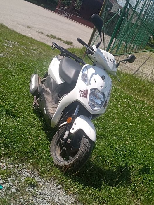 Vînd sau schimb scuter de 50cc cu 125cc
