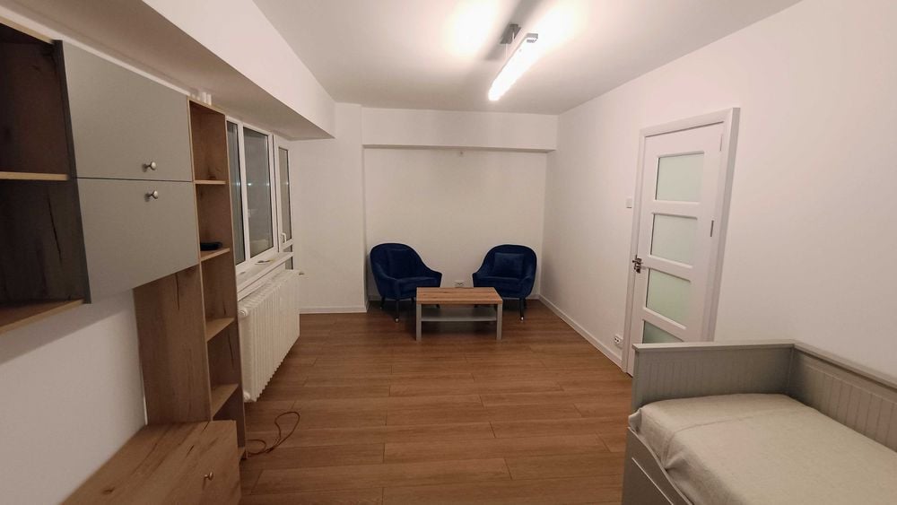 Garsoniera renovata, 43 metri patrati, langa Mega Mall