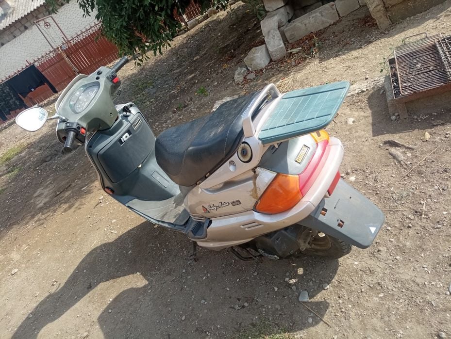 Scuter 4 timpi de vânzare cu acte