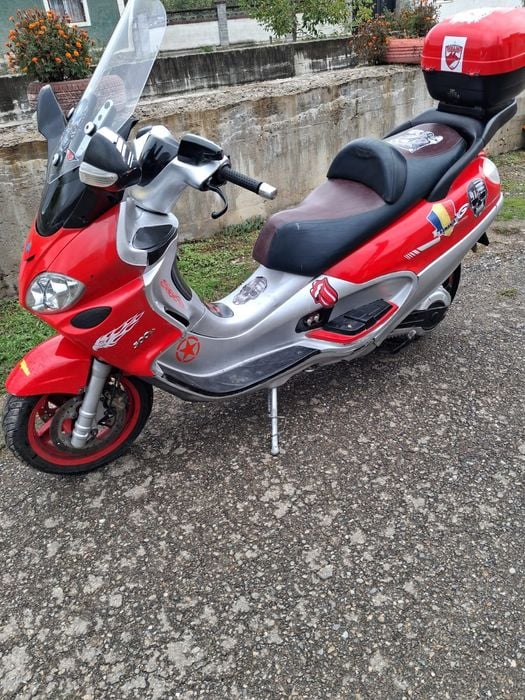 Scuter Piaggio x9
