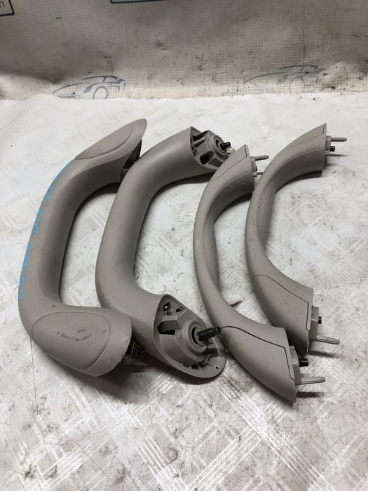 Maner plafon dreapta fata Nissan Navara 2.3 Motorina 2016