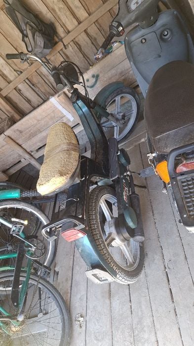 Vând piaggio si 49 cc